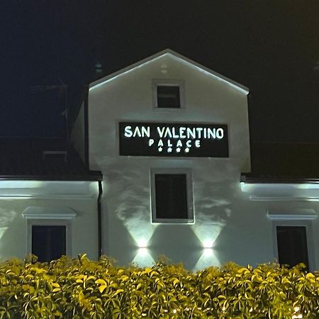 Hotel Palace San Valentino Umag Zewnętrze zdjęcie
