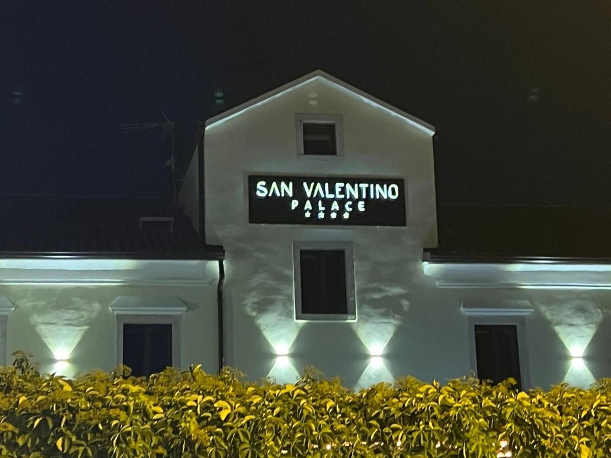 Hotel Palace San Valentino Umag Zewnętrze zdjęcie